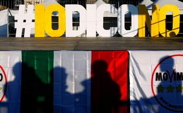 Oι Ιταλοί αδειάζουν τους τραπεζικούς λογαρισμούς ενόψει δημοψηφίσματος