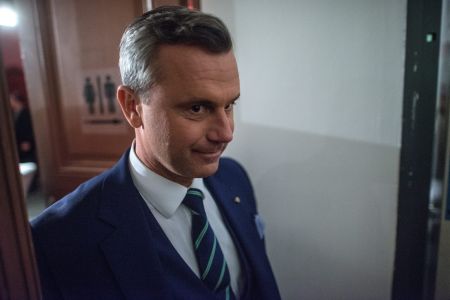 Αυστρία: Η Μέρκελ έπληξε την Ευρώπη, λέει ο ακροδεξιός διεκδικητής της προεδρίας