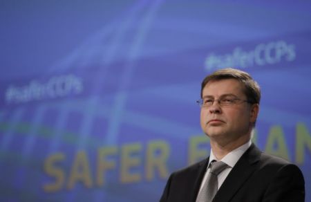 Ντομπρόβσκις: Εντός τροχιάς το ελληνικό πρόγραμμα