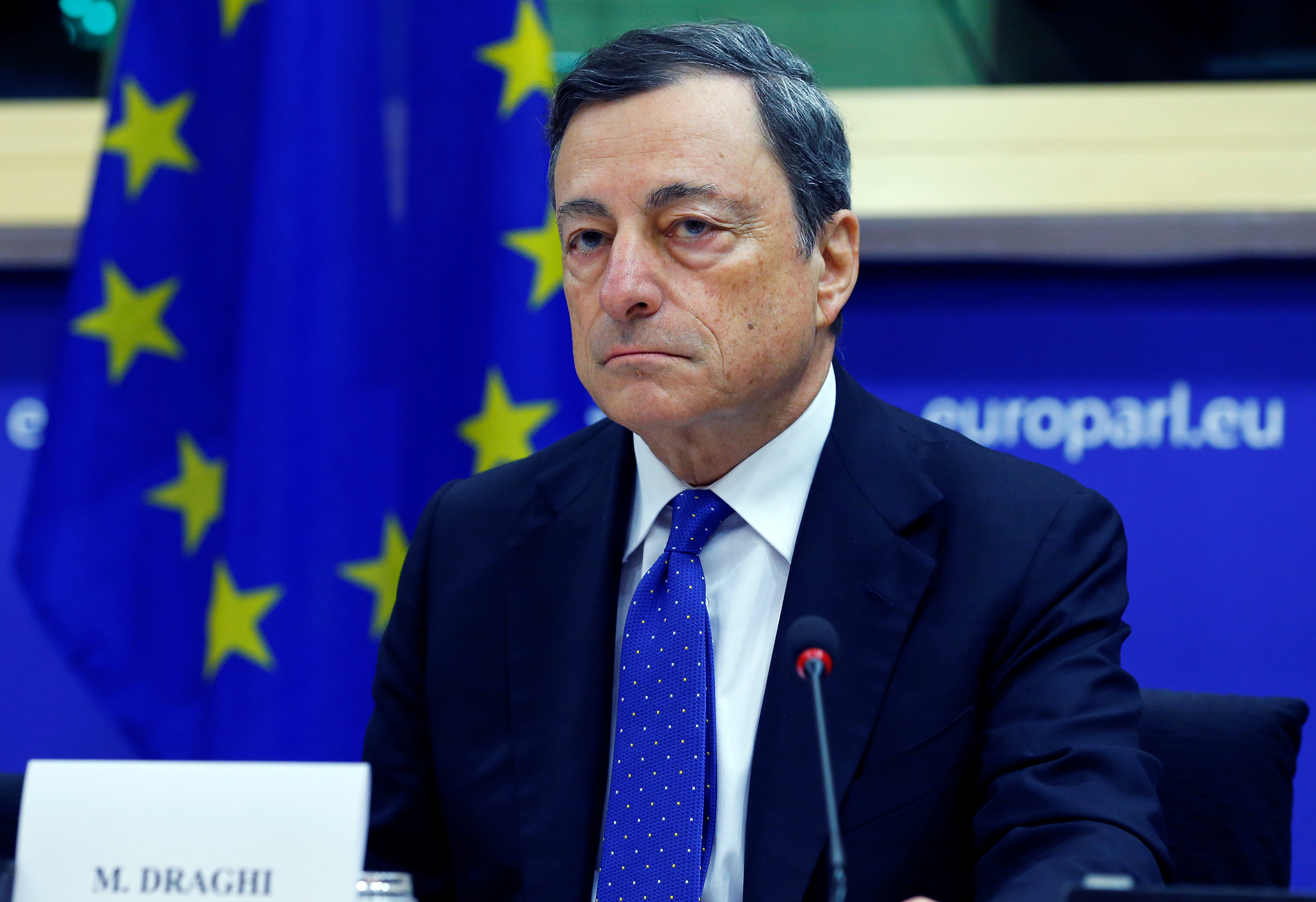 Ντράγκι: Προς όφελος της ευρωζώνης να υπάρξει λύση για το ελληνικό χρέος