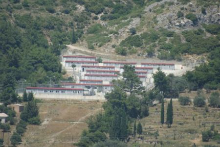 Συμπλοκή προσφύγων για το φαγητό στο hotspot της Σάμου