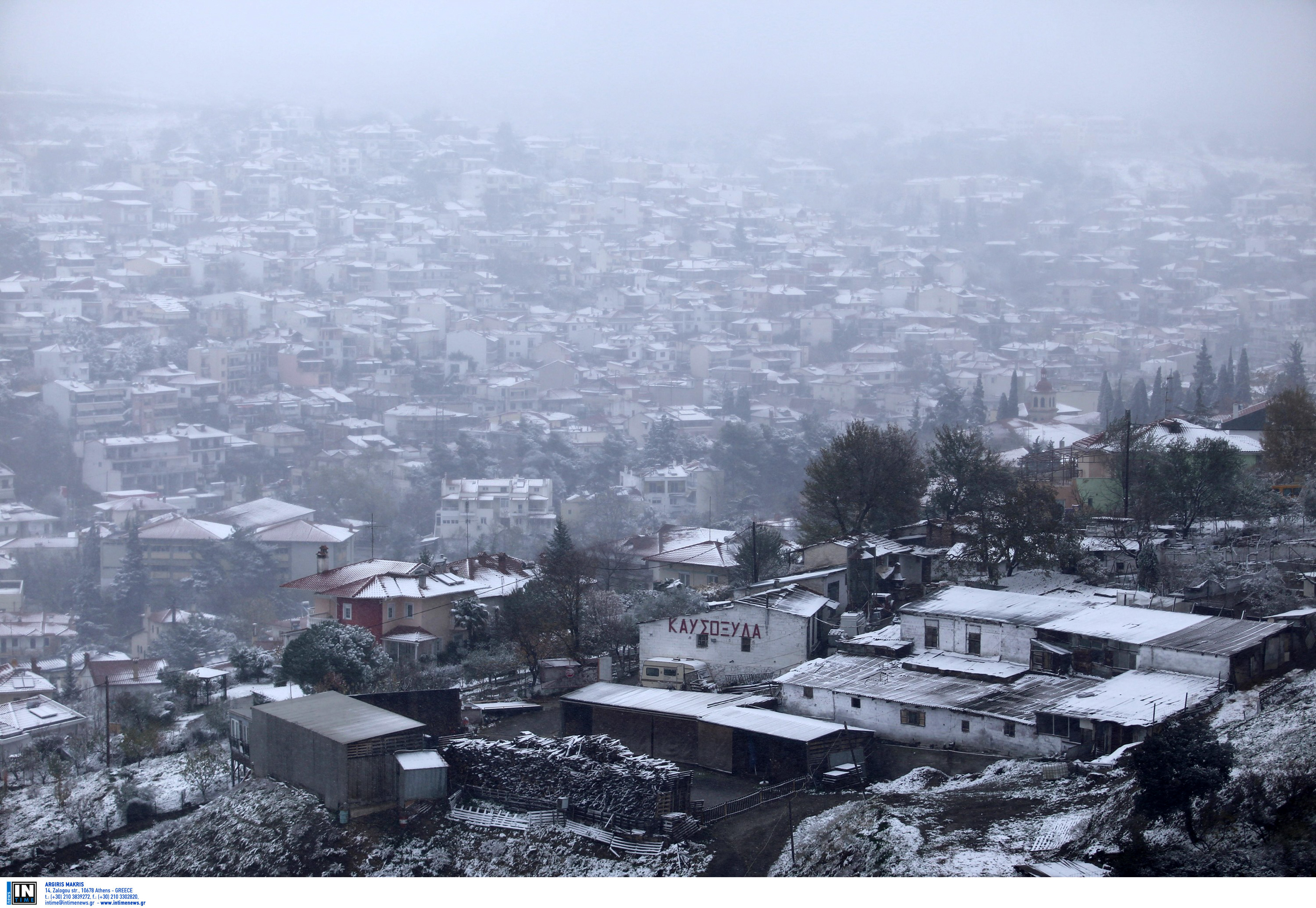 Χιόνια στη Β. Ελλάδα – Στους δρόμους τα εκχιονιστικά