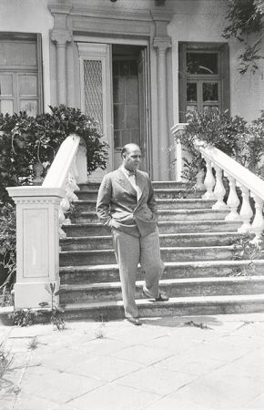 «Ο αδελφόςσου μόνο με τη δόξα θ’ απομείνει»