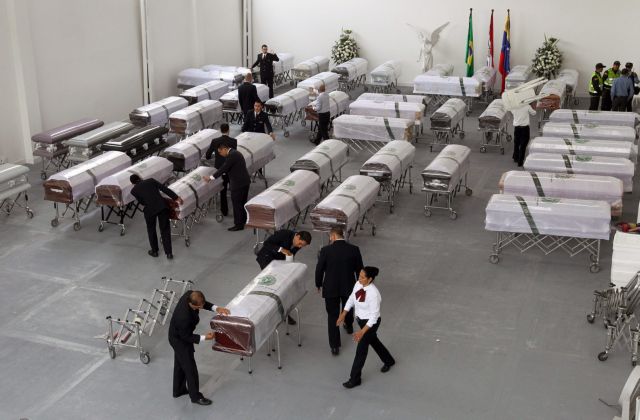 Επιστρέφουν για να κηδευτούν οι σοροί των θυμάτων της αεροπορικής τραγωδίας στην Κολομβία