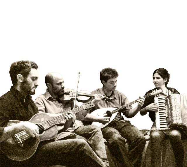 «Πέραν», το καφέ αμάν	της πόλης: ρεμπέτικα, λαϊκά και παραδοσιακά