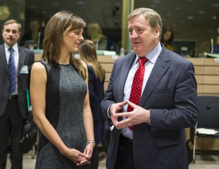 Επίθεση Αχτσιόγλου και στους θεσμούς για τα εργασιακά