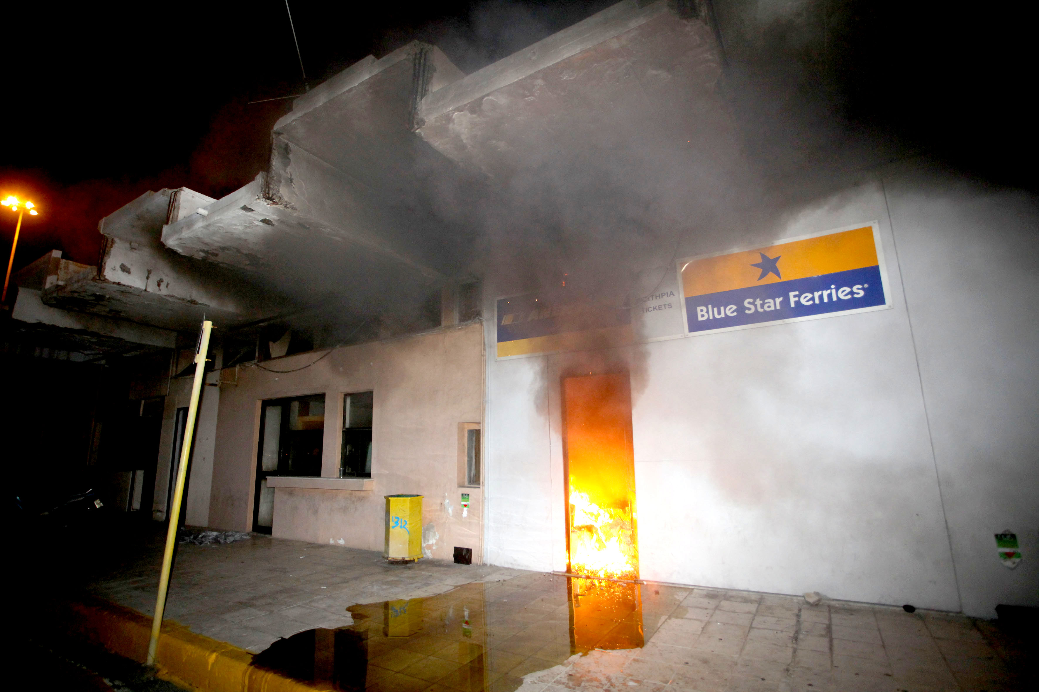 Κρήτη: Αγρότες εναντίον ναυτεργατών στο λιμάνι του Ηρακλείου