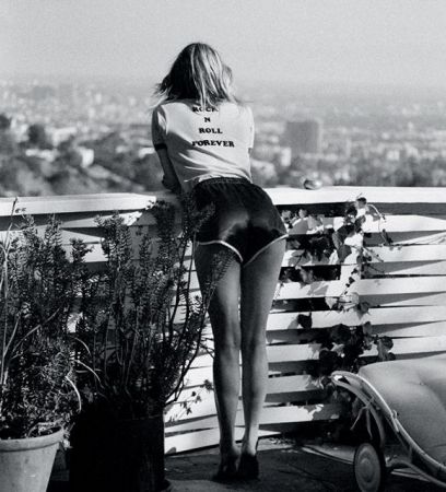 Καμίλ Ρόου: Νοσταλγός του ροκ