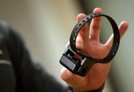 Συνελήφθη η 43χρονη που είχε «σπάσει» το βραχιολάκι επιτήρησης