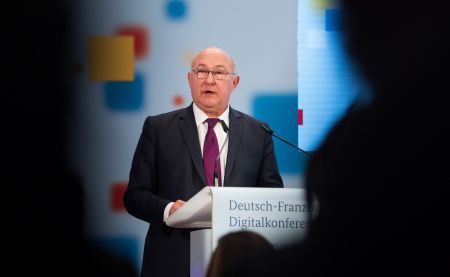 Σαπέν: Η μπάλα για το ελληνικό ζήτημα είναι στο γήπεδο των ευρωπαϊκών χωρών