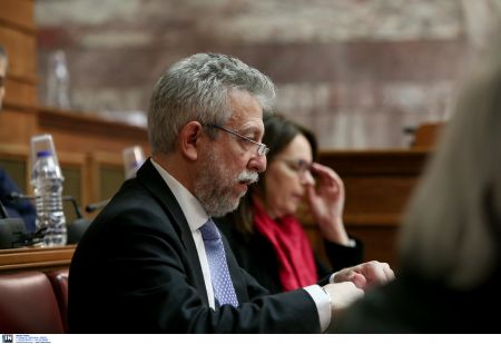 Βουλή: Με επείγουσες διαδικασίες η συζήτηση για το πλαστικό χρήμα