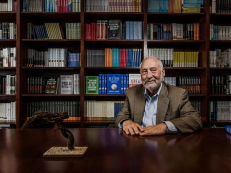 δοκίμια – Το ευρώ θέτει σε κίνδυνο το μέλλον της Ευρώπης