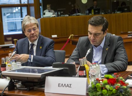 Spiegel: O Τσίπρας επέστρεψε στον ρόλο του επαναστάτη