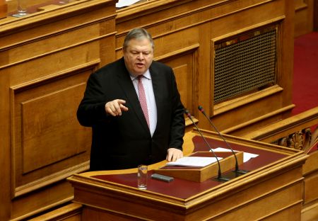 Ευ. Βενιζέλος: Η κυβέρνηση θέλει να δημιουργήσει την ψευδή εντύπωση ότι υπάρχει δήθεν ένα ευρύτερο μέτωπο στήριξης των επιλογών της