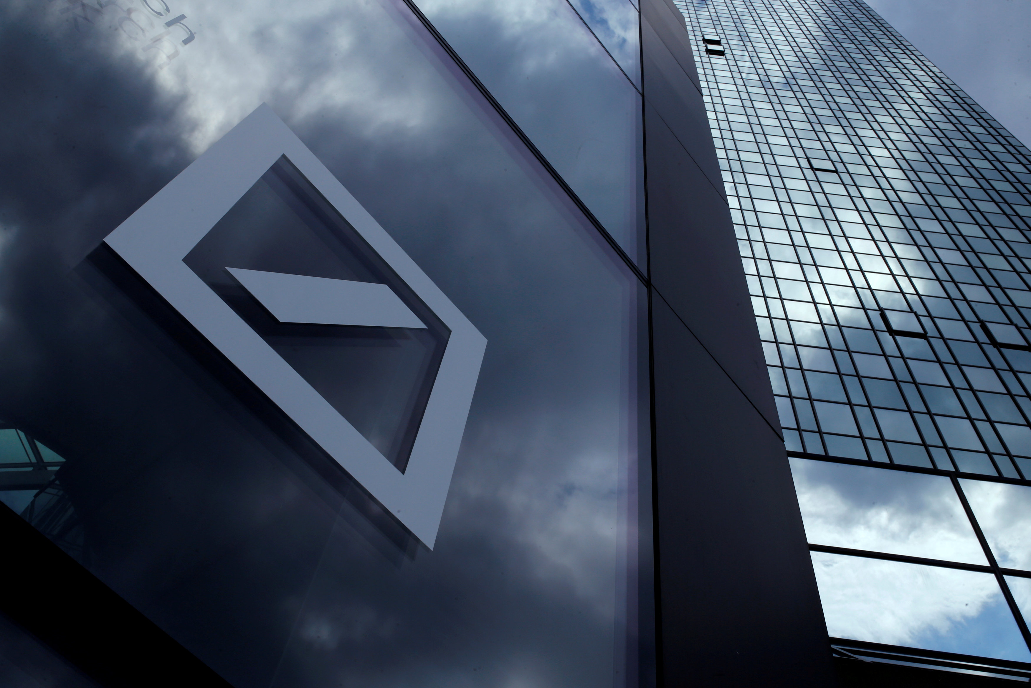 Με 95 εκατ. δολάρια κλείνει η Deutsche Bank υπόθεση φοροδιαφυγής στις ΗΠΑ
