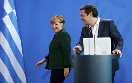 Μέρκελ-Τσίπρας: Συζητήσεις για προσφυγικό, Κυπριακό, Τουρκία, αλλά… το οικονομικό στο Eurogroup