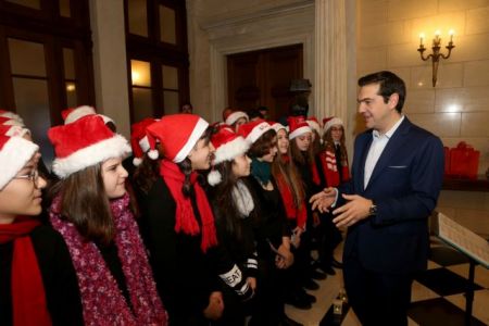 Τσίπρας: Δεν θέλω τα κάλαντα του… ευρώ, θέλω τα παραδοσιακά