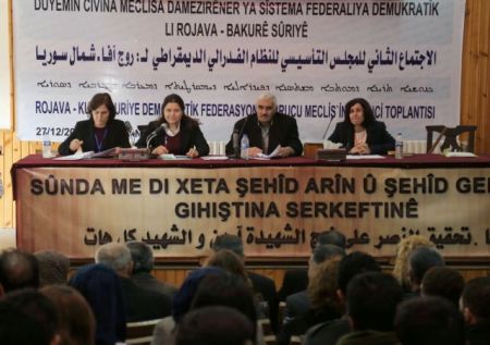 Κουρδικές οργανώσεις ενέκριναν σχέδιο για σύσταση κυβέρνησης στη βόρεια Συρία