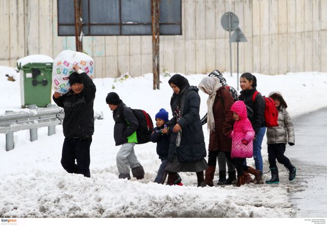 Στο έλεος του χιονιά οι πρόσφυγες στις δομές φιλοξενίας