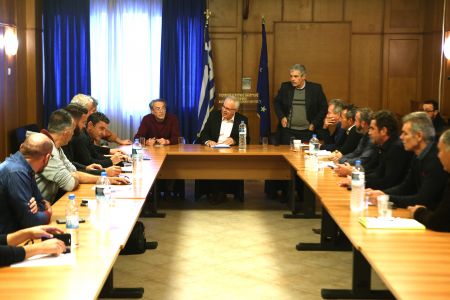 Ανυποχώρητοι αγρότες στη συνάντηση με Αποστόλου