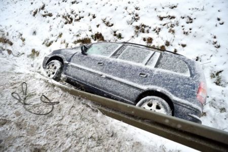 Γαλλία: Τουλάχιστον 5 νεκροί σε αυτοκινητιστικό δυστύχημα εξαιτίας του πάγου