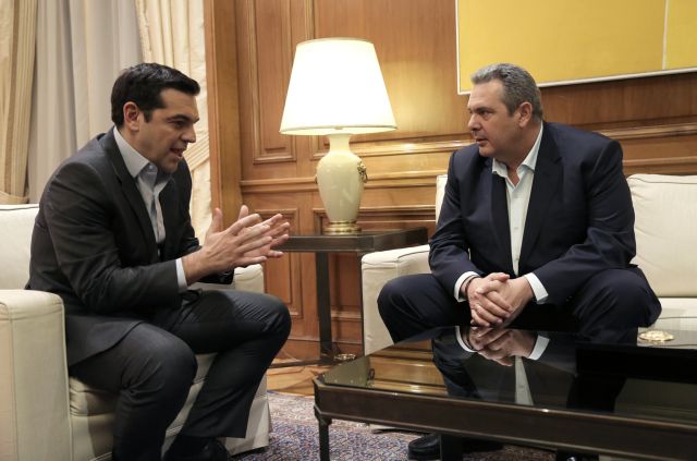 «Στο ίδιο έργο θεατές…»