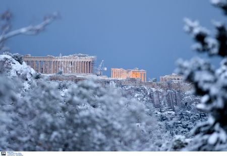 Στα λευκά ντύθηκε η Αττική, πού υπάρχουν  προβλήματα
