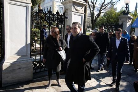 Επικοινωνία Τσίπρα με Μέρκελ και Ολάντ για το Κυπριακό