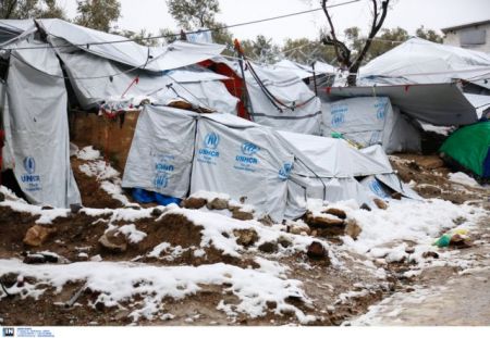 Η ντροπή ξεχείλισε στη Μόρια – Απαράδεκτες εικόνες εν μέσω χιονιά