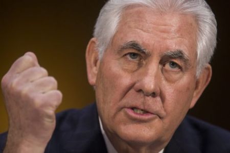 Καθησυχαστικός ως προς την προσέγγιση με τη Ρωσία ο ΥΠΕΞ του Τραμπ