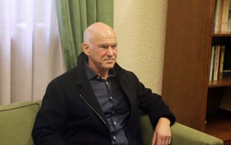 Ο Γ. Παπανδρέου επανεξελέγη πρόεδρος της Σοσιαλιστικής Διεθνούς