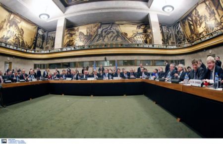 Τα εσωτερικά μέτωπα βάζουν φρένο στη λύση του Κυπριακού