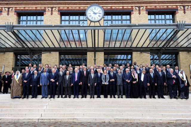 «Όχι» σε μονομερείς ενέργειες στο Μεσανατολικό λέει η Διάσκεψη του Παρισιού