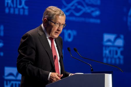 Ρέγκλινγκ: Η Ελλάδα μπορεί να βγει με επιτυχία από το πρόγραμμα