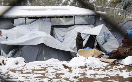 Λέσβος: Με οικίσκους θα αντικατασταθούν οι σκηνές στη Μόρια