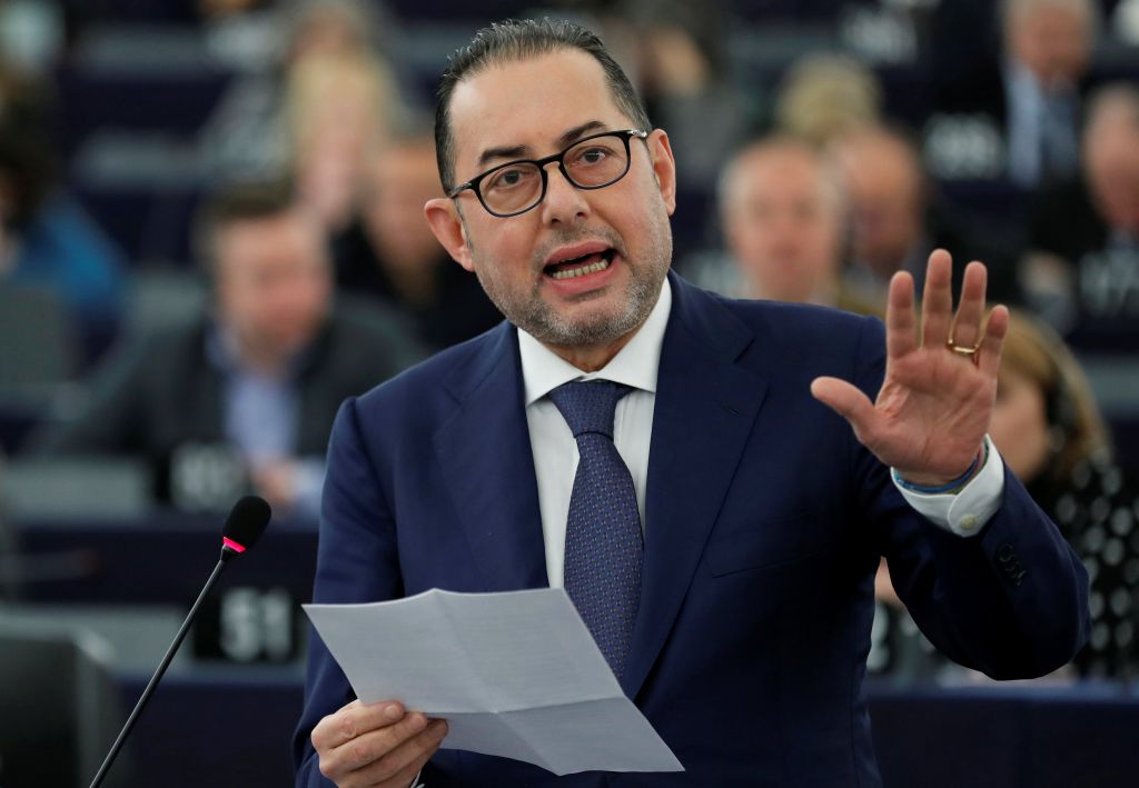 Πιτέλα: Δεν μπορεί ο Σόιμπλε να κρατάει σε ομηρία την Ελλάδα