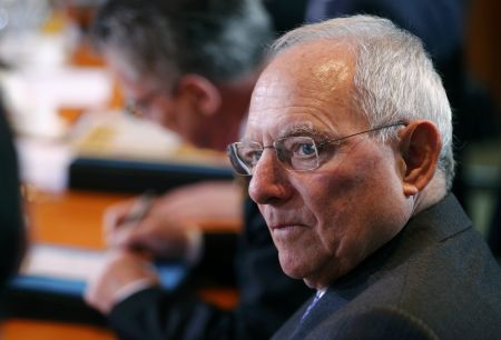 Συνάντηση Σόιμπλε – Μνούτσιν την επόμενη εβδομάδα