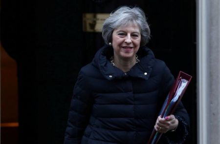 Brexit: Η Μέι περνάει στην αντεπίθεση