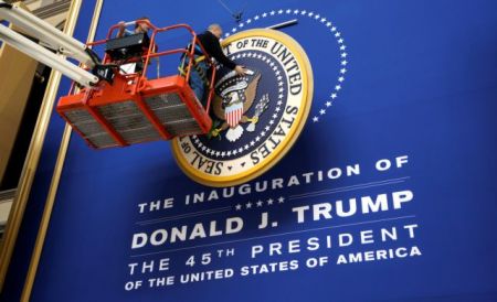 «Φουριόζος» ο Τραμπ για την υπογραφή Προεδρικών Διαταγμάτων