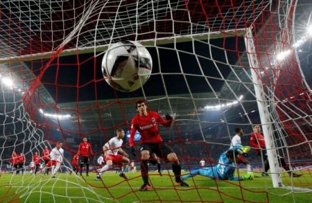 Ρεάλ και Λίβερπουλ παραπατούν, η Λειψία πιέζει ακόμη την Μπάγερν