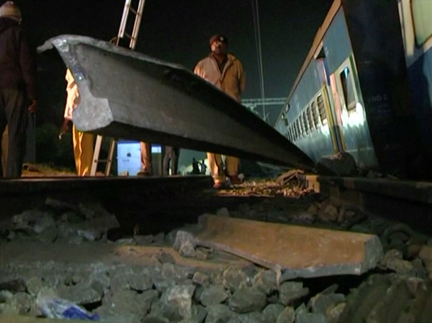Εκτροχιασμός τρένου στην Ινδία με τουλάχιστον 23 νεκρούς