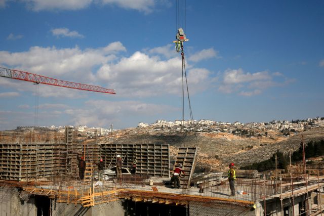 Το Ισραήλ συνεχίζει ακάθεκτο με χιλιάδες εποικισμούς στη Δυτική Όχθη