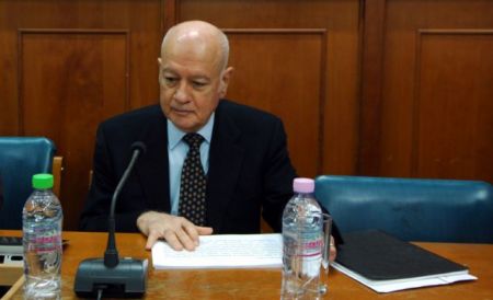 Παπαδημητρίου: Δεν τίθεται θέμα μείωσης αφορολόγητου