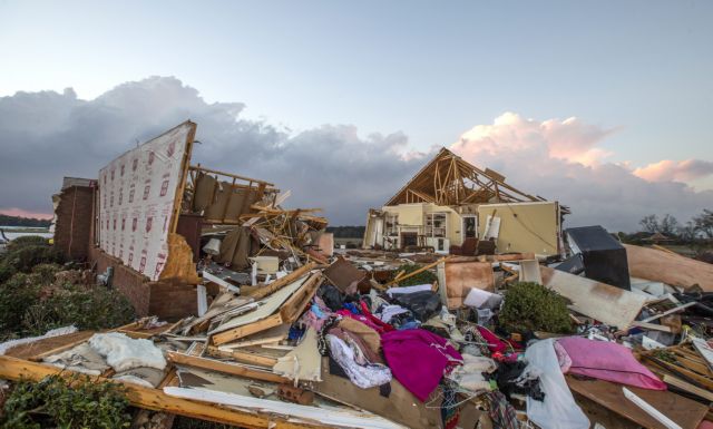 Στους 18 οι νεκροί από τις καταιγίδες στις νότιες ΗΠΑ