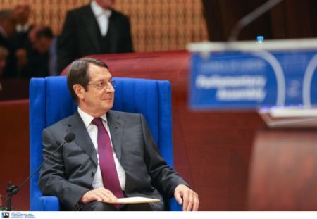 Χωριστές συναντήσεις Αναστασιάδη με Γιούνκερ, Μέρκελ και Μέι