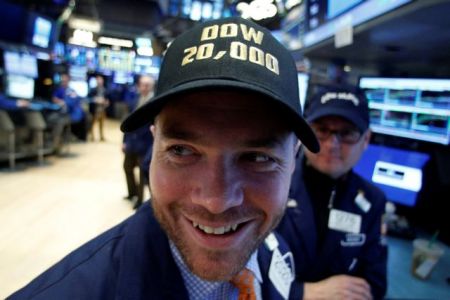 Ο Τραμπ ανέβασε τον Dow Jones στις 20.000 μονάδες