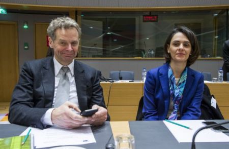 Έγγραφο-φωτιά των Βρυξελλών για τα «φάουλ» του Πολ Τόμσεν