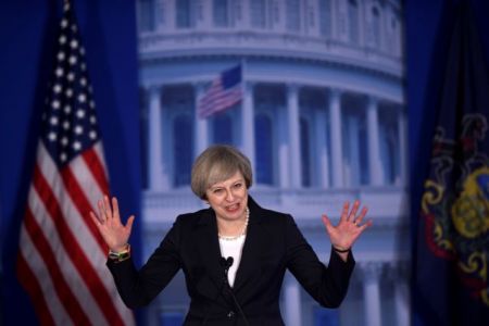 Μέι σε Τραμπ: Δεν μπορούμε να γυρίσουμε σε παλιές αποτυχημένες πολιτικές