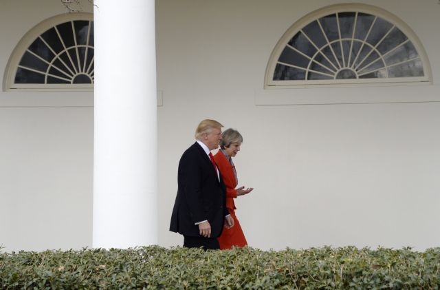 Επικοινωνία Τραμπ – Μέι για Ιράν και Βόρεα Κορέα