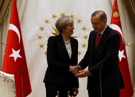 Τα ανθρώπινα δικαιώματα στη συνάντηση Μέι – Ερντογάν